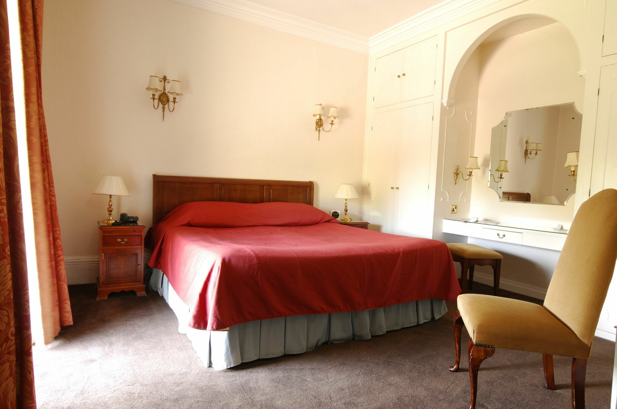The French Horn Hotel Reading Ngoại thất bức ảnh